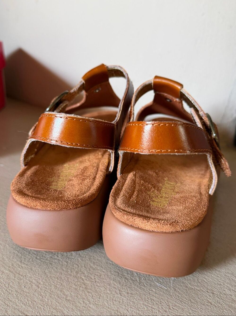 NWT Alegria Betsie stretch luggage sandals. Comfort shoes in size 9. - Picture 7 of 9